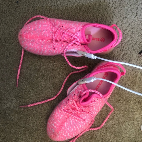 Slickkicks Kids Light Up Shoes 2 - Picture 4 of 9